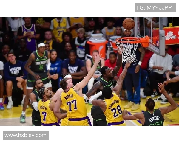 斯玛特底角超远三分命中 湖人赛前训练引关注 小吧现场观看